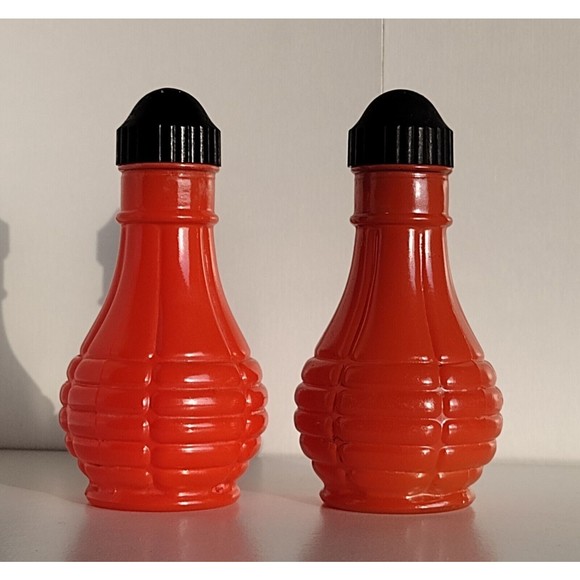 Vintage Anchor Hocking Tall 5" Orange Salt & Pepper Shakers - Picture 6 of 6